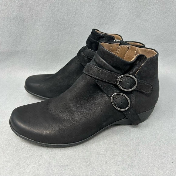 Dansko Boots Womens Size 38 7.5-8 Black Faithe Buckle Detail Ankle Bootie Casual - Picture 1 of 13
